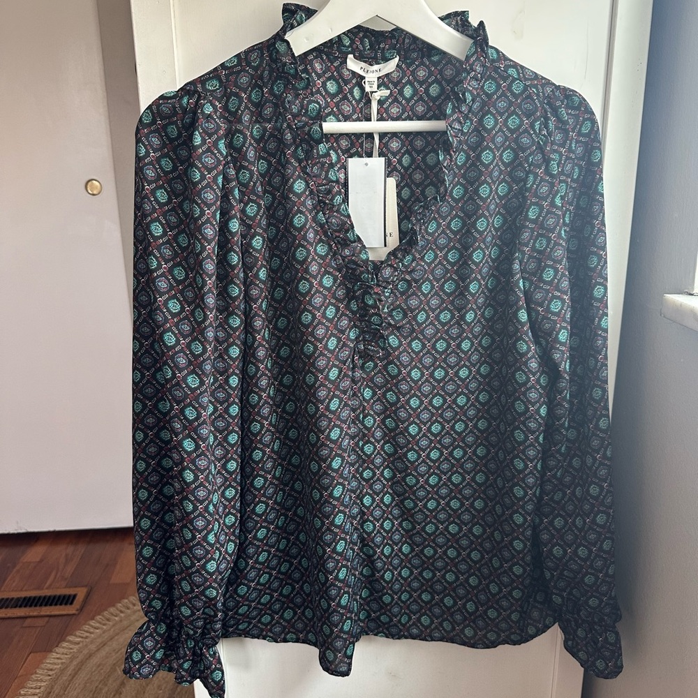 NWT Pleione Black and Teal Patterned V-neck Longsleeve Blouse
